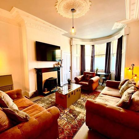 Anchored Homely Apartment In Historic Centre Paisley Eksteriør billede